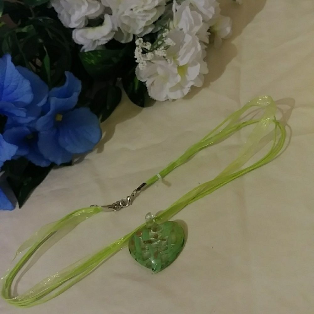 Green heart pendant necklace